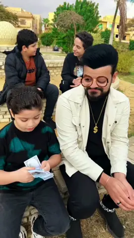 شو ما شاف معي بدو ياخده 😫😂
