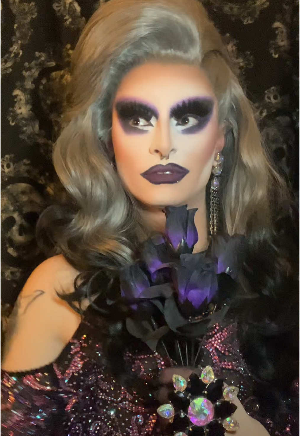 GRWM for a hot date… 🌹feeling purple instead of red 💄eye makeup @BPerfect Cosmetics lipstick by @limecrimemakeup wig by @Hows Your Head Wigs #dragqueen #dragraceuk #dragmakeup #transition 