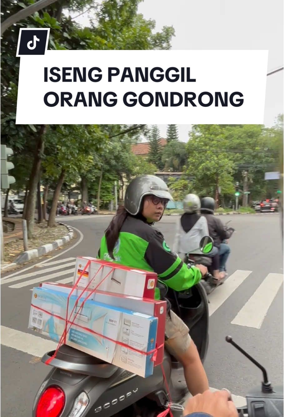 Panik gak, langsung disamperin🫵🏻 #gondrong #teriak #ojol #isengdoang #prank #dramatiktok #trendingvideo 