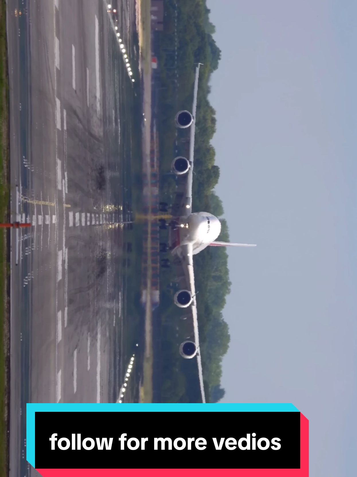 best landing of aeroplane #like #aviation #bestlanding #foryoupage #emirates380lover✈️ 