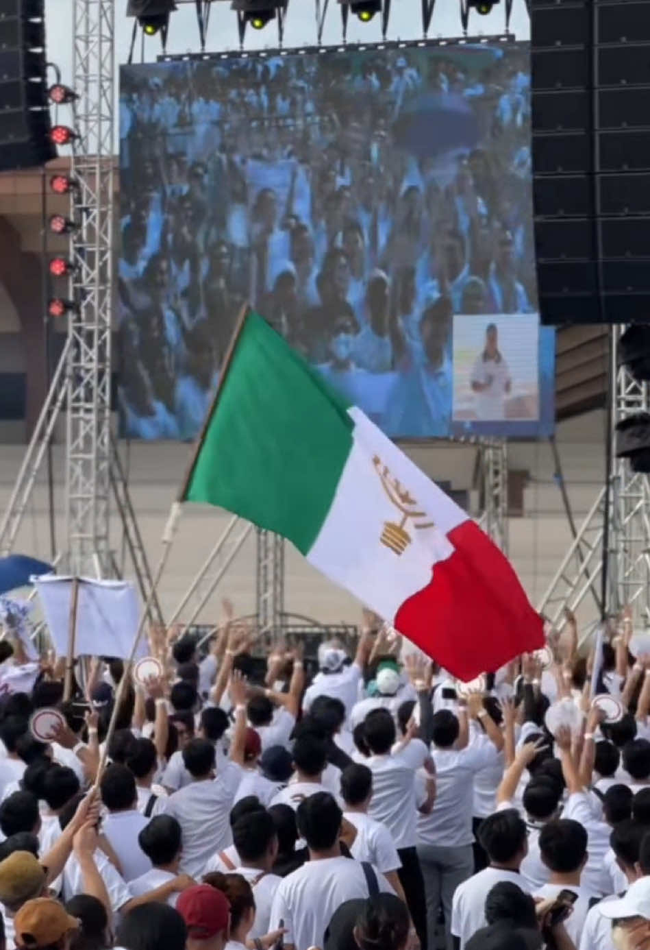 I'm so proud!🥹🇮🇹 (Credits to the real video owners) #incrallyforpeace🇮🇹 #incrally2025 #iglesianicristo #kapayapaanparasalahat 