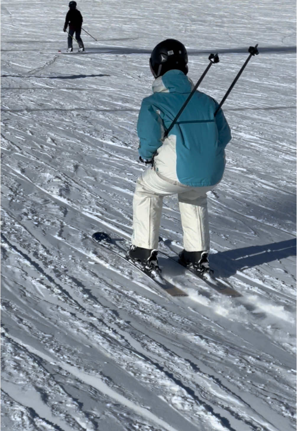 I fell in love with skiing❤️⛷️ #fyp #fypp #foryoupage❤️❤️ #ski #skioutfit #france #videoviral 