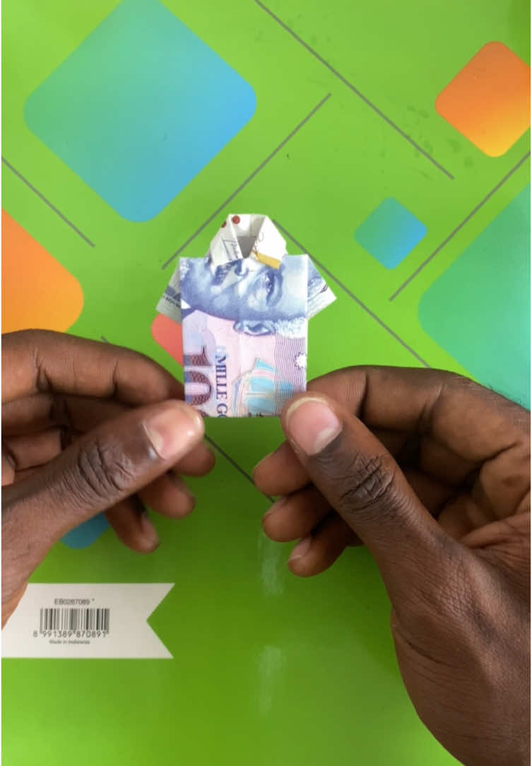 How to make shirt with paper money #viraltiktok #haitiennetiktok🇭🇹🇭🇹🇭🇹🇭🇹😍😍😍😍 #nicolas_the_creator @🦋Rose🦋 @ 