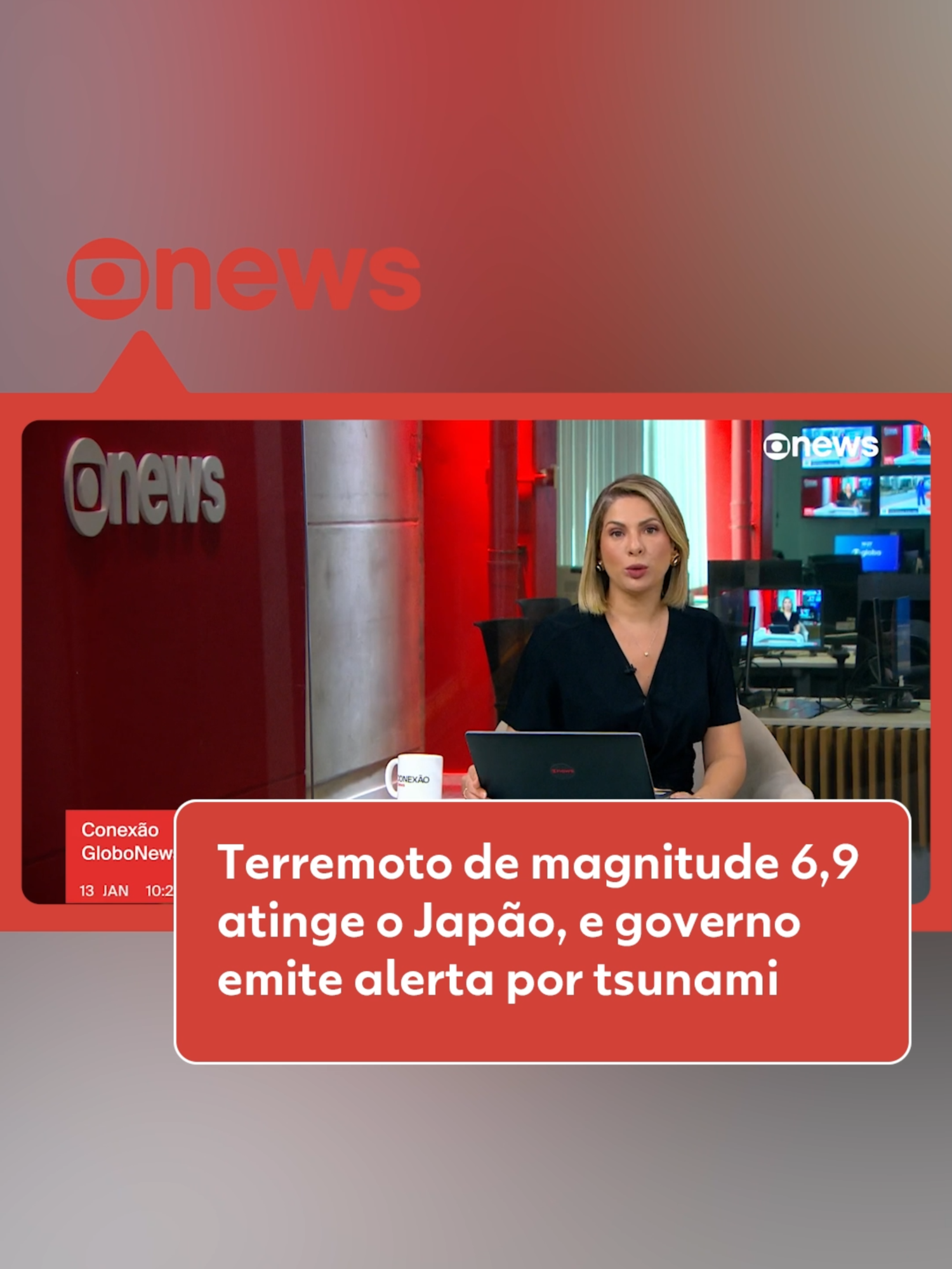 Japão - Um terremoto de magnitude 6,9 atingiu nesta segunda-feira (13) a ilha de Kyushu, no Japão. Por conta do tremor, a agência metereológica do Japão emitiu um alerta de tsunami para o sudeste do país. Segundo a agência, o terremoto ocorreu na costa da cidade de Miayazaki, em Kyushu, a maior ilha no sul do Japão. A profundidade do tremor foi de cerca de 40 quilômetros. O aviso de tsunami alerta para ondas de, no máximo, 1 metro de altura — as ondas que atingiram a usina de Fukushima, em 2011, causando um dos piores acidentes nucleares da história, chegaram a 15 metros de altura. O alerta foi ativado para as cidades de Miayazaki e Kochi, na ilha de Shikoku, no sudeste. Embora não seja frenquente, não é incomum que alertas por tsunami sejam ativados após tremores no Japão. Há quase um ano, outro forte tremor atingir o país, em 1º de janeiro de 2024, gerando também diversos alertas por tsunami com ondas de até 5 metros. Veja mais em #g1. #terremoto #japão #tiktoknotícias