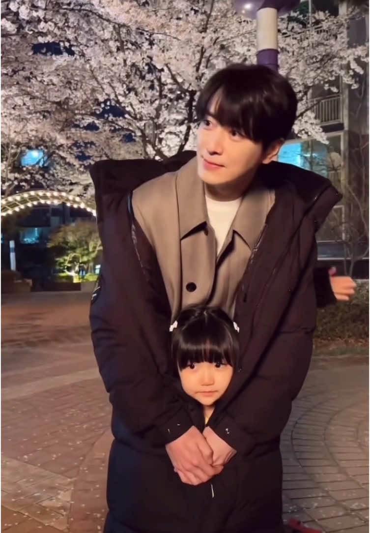 the cutest father-daughter duo✨🖤#LoveScout #LeeJoonHyuk #LeeJunHyuk 