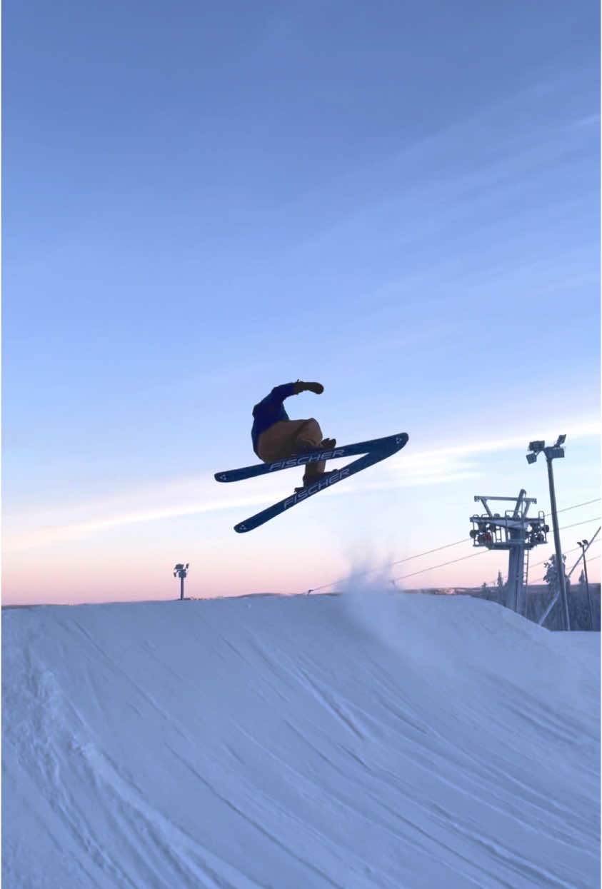 sunny ruka laps @Oakley  @veikals.motosports.lv  @Fischer Sports  #laplandfinland #finland #snowpark #freestyleskiing #skitok #ruka #flips 