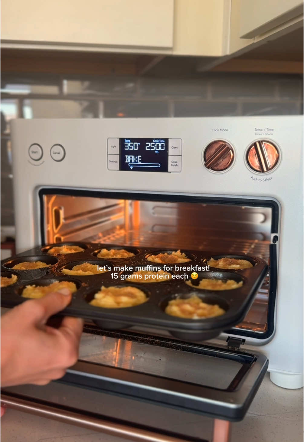 These are made with the @King Arthur Baking keto muffin mix! Go make them. They are SO good! 🤌🏽 #cookwithme #breakfast 