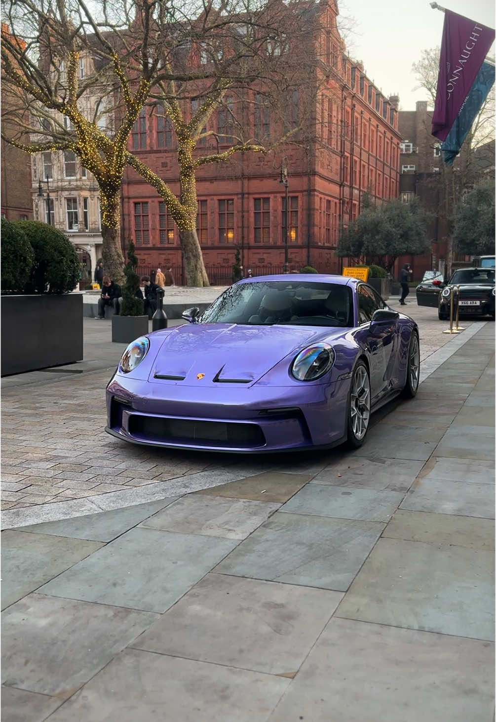 the tree lights were paid actors #cartok #carsoftiktok #london #carslondon #porsche #911 #gt3 #gt3touring #pts 