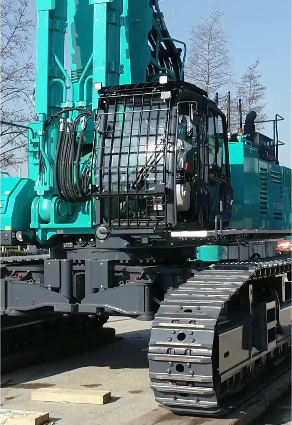 Your majesty SK1300DLC-10E 🫡 #kobelco #kobelcoeurope #builtforperfectionists 