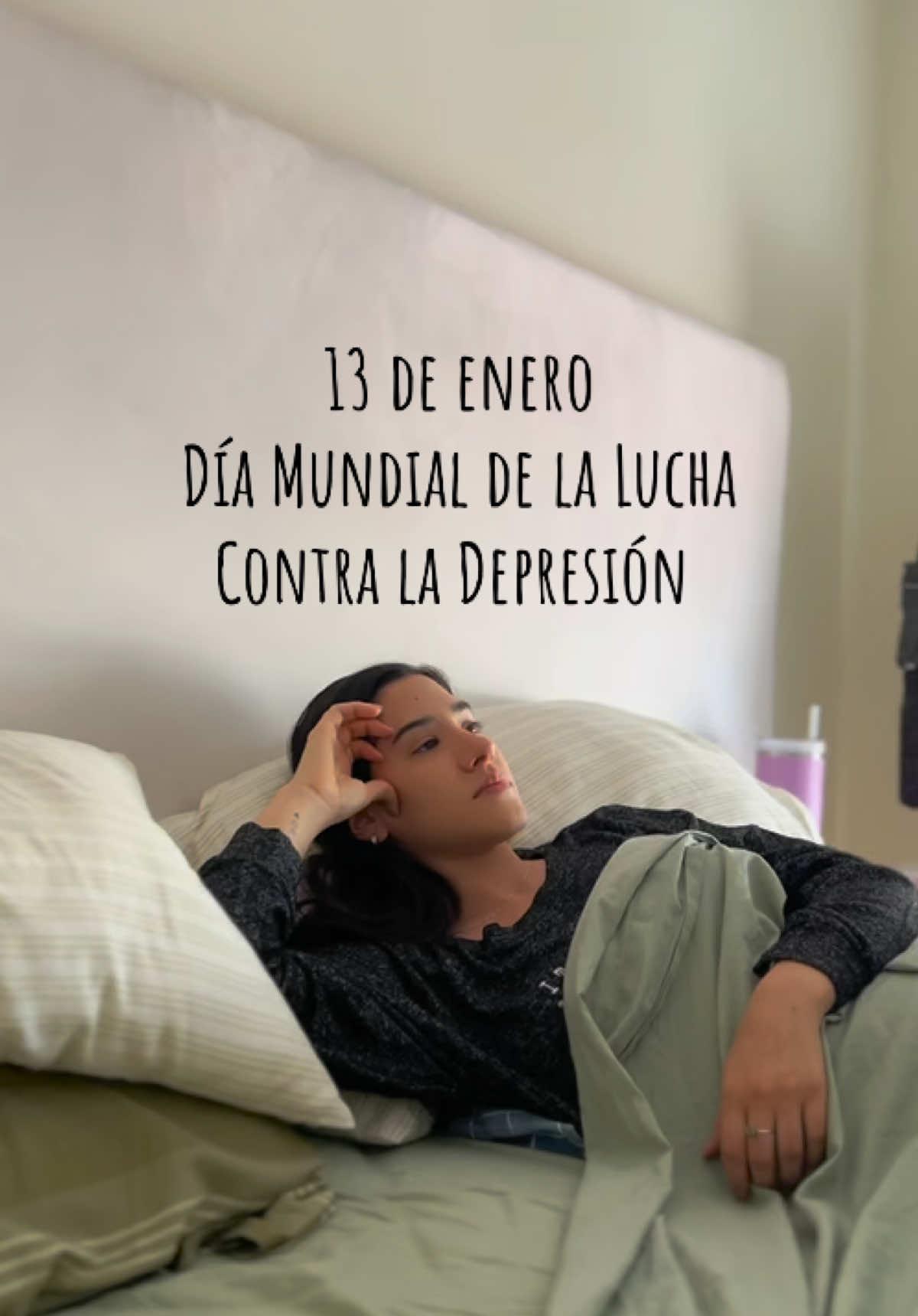 En medio de un proceso de depresión, puede parecer que todo se detuvo, pero incluso en la pausa, sigues avanzando a tu ritmo 🌀 Poco a poco, un día a la vez… y eso, aunque no lo parezca, también es suficiente.  Por favor, recuerda que si necesitas un espacio de orientación en tu proceso, puedes escribirme. Un abrazo fuerte para ti ❤️‍🩹🫂 • #saludmentalparatodos #13deenero #depresión #luchacontraladepresion #bienestarmentalyemocional #psicologiaymente #psicologíaclínica #ladepresionesreal 