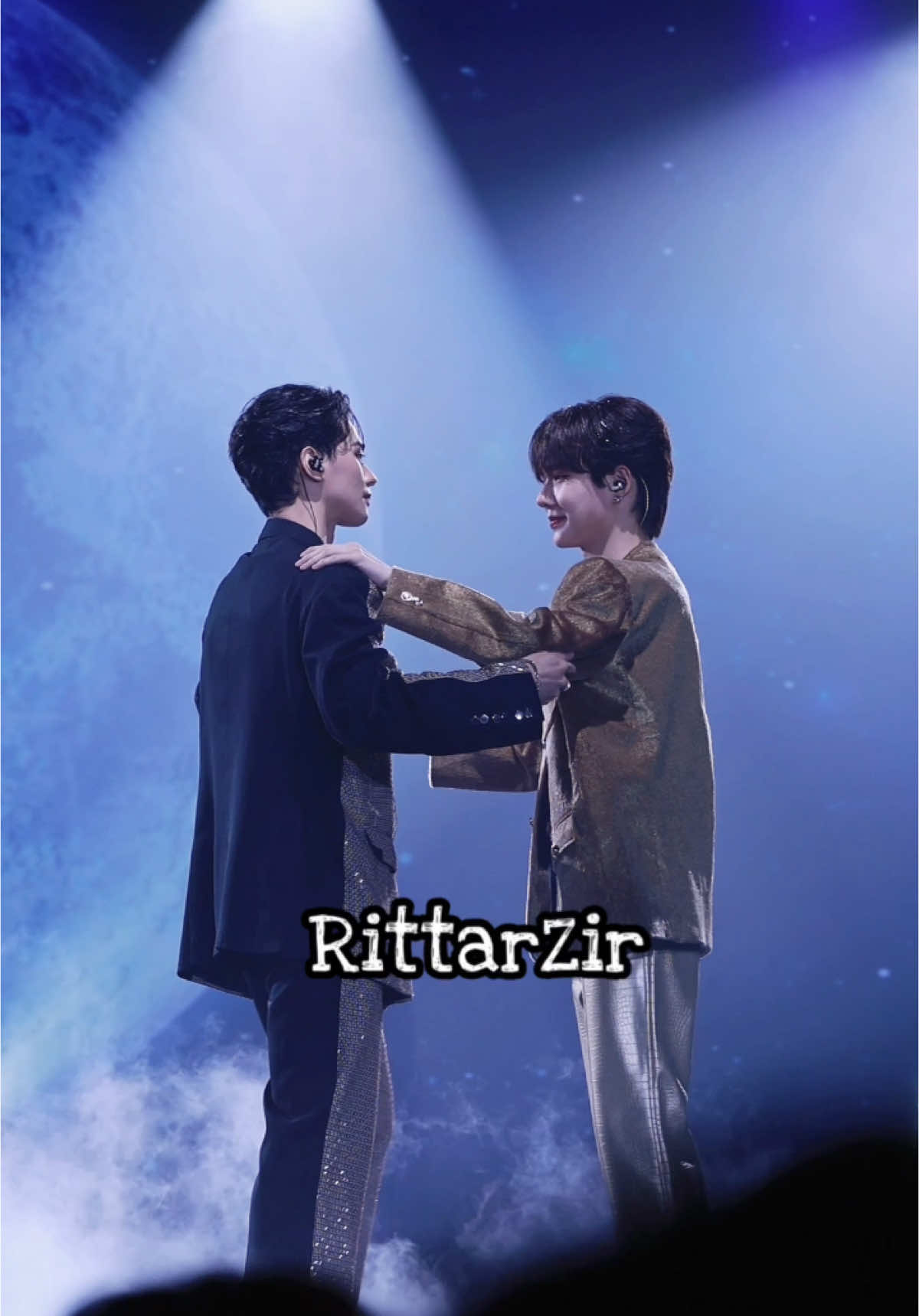 งานเต้นรำในคืนพระจันทร์เต็มดวง เก่งน้ำปิงคือดีมาก ทั้งตอนเต้นรำและตอนร้องเลย ประทับใจอ่ะ 👏🏻 DMD FRIENDSHIP NEVER ENDS #DMDGEN3FANMEETING  #KengNamping #เก่งน้ำปิง  #nampingster #KengHarit 