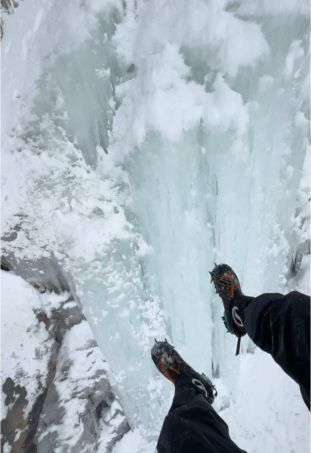 Ice ice ice 🧊 🤩 #mountain #alpinism #iceclimbing #climbing 