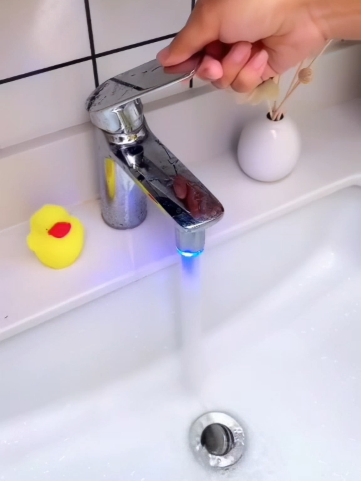 Creative Kitchen Bathroom Light-Up LED Faucet Link in bio 😍😍 #tiktokmademebuyit #tiktokmademebuythis #tiktokfinds #fyp #foryou #viral #gadget #amazonfinds #amazonmusthaves #amazon #amazongadgets #founditonamazon #lifehacks #diy #amazonhack #musthave #amazonfavorites #amazon #usa