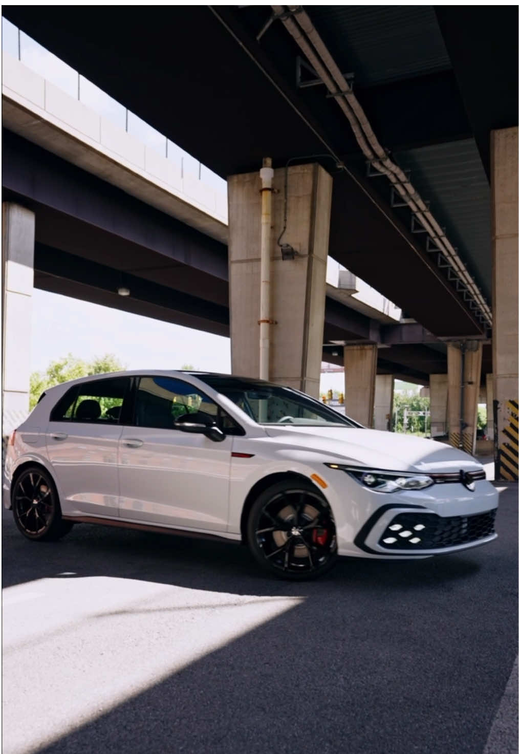 Antwort auf @Ian The question is: Who get‘s behind the wheel first? 🚗🔥👇 @VW #Volkswagen #Golf #gti380 #specialedition *The vehicle displayed is not for sale in Europe.