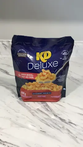 I got a DM mocking my baking pan, so I kept it off screen as much as possible. #ineedasponsor  🧀 #kraftdinner #kraft #macaroni #macaroniandcheese #macandcheese #bakedmacandcheese #bakedmacaroni #food #foodreview 
