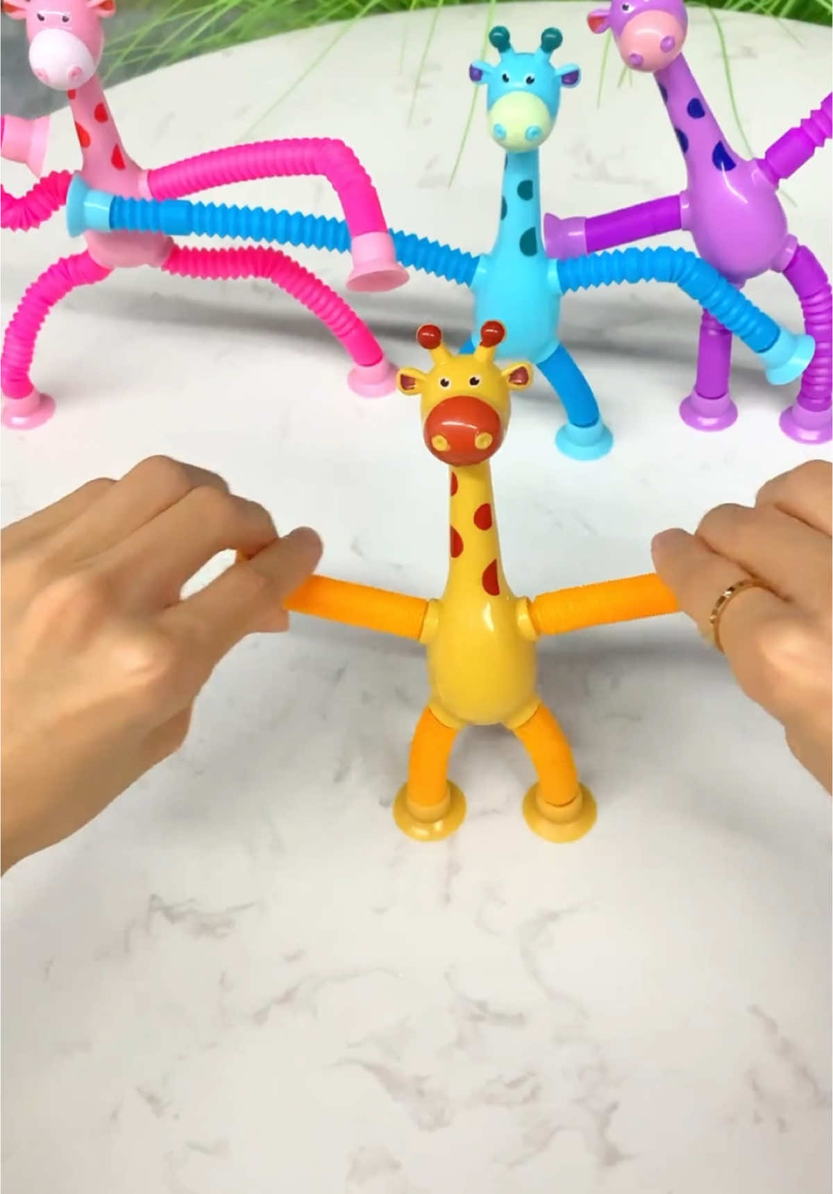 Kit 4 girafas estica e gruda melman pop it tubo tiktok com luz brinquedo para crianças promoção #AibesBrinquedo #brinquedos #brinquedos #brique #brinquedoinfantil #brinquedinho #festabrinquedos #saopaulo #brasilia #atacadista #atacadobras #atacadogoiania #atacadosp 