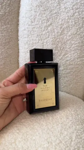 A esta fragancia yo le doy un 10 de 10. Pruébenla no se van arrepentir 😍 The Golden Secret de Antonio Banderas.  #antoniobanderas #thegoldensecret #tiktokshop #perfum #fragancias #fraganciasmasculinas #men #mens #hombre #hombres 