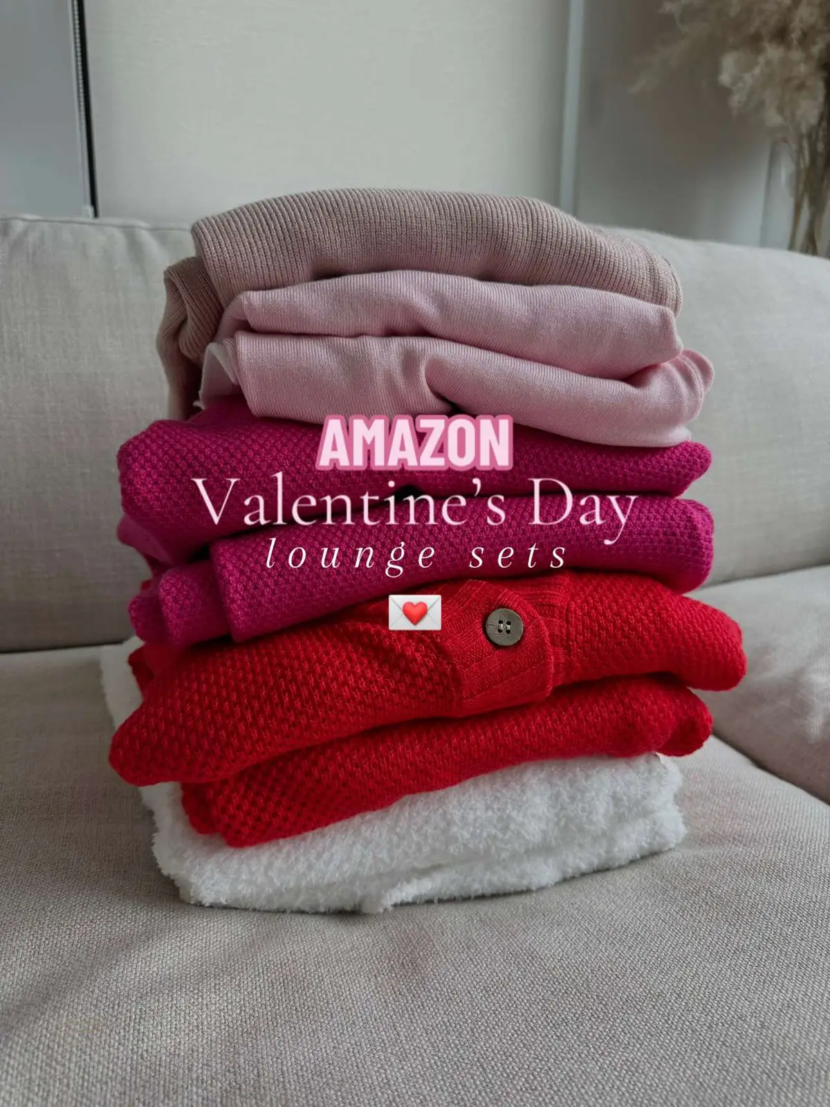 The cutest/comfiest lounge sets for Valentines Day #ValentinesDay #valentines #galentinesday #galentines 