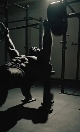 When the King of the Jungle takes over the gym 🦍💪 How many reps can YOU do? 👀🔥 #GymGorilla #FitnessGoals #BeastMode #GymTok #ViralVideo #StrengthKing #ai #strong #grow #muscle #foryou #fyp #2025 
