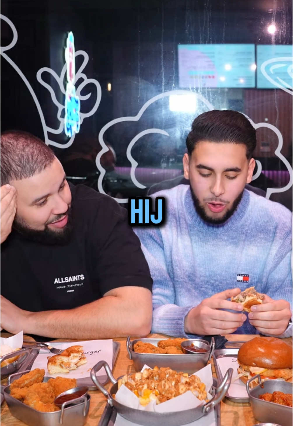 Wat vinden jullie ervan? 🤔👇 | 🚨 HELE VIDEO NU ONLINE LINK IN BIO! 🚀  @Abdars @Khallil Tahri @Mr.Ayad⭐️ @🆎 @Filly’s @ME VISION  #fyp #voorjou #viraal #viraalgaanisookgaan #anderhalveman #paradisehotel #videoland #tiktoknl 