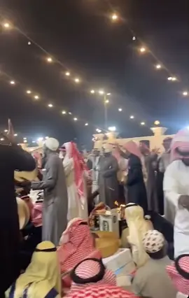 #اكسبلور #رايح_بيشة  الصدفه الي جابت المزيون ومجدله فوق الامتاني شفته وانا نازل بالسوق ثم رماني بالاعياني 🎼
