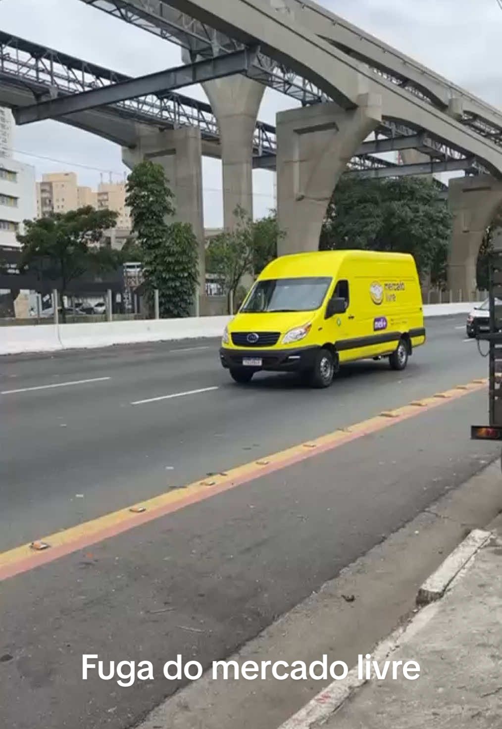 #mercadolivre #encomenda #fuga Só tem doido na espraiada. 