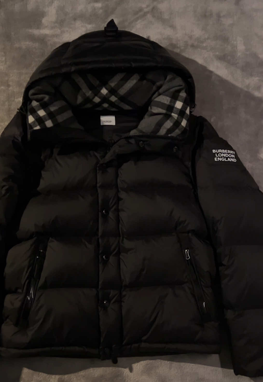 Burberry Puffer 🤩 #burberry #burberry #luxury #fashion #oldmoney #winter #jacket #fyp #foryou #tiktok 