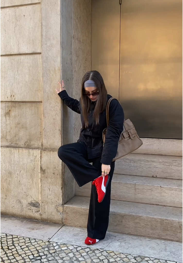 All black with a touch of red❣️ #fyp #outfitcheck #allblackoutfit #Fashiontiktok #outfit #pumaspeedcat 