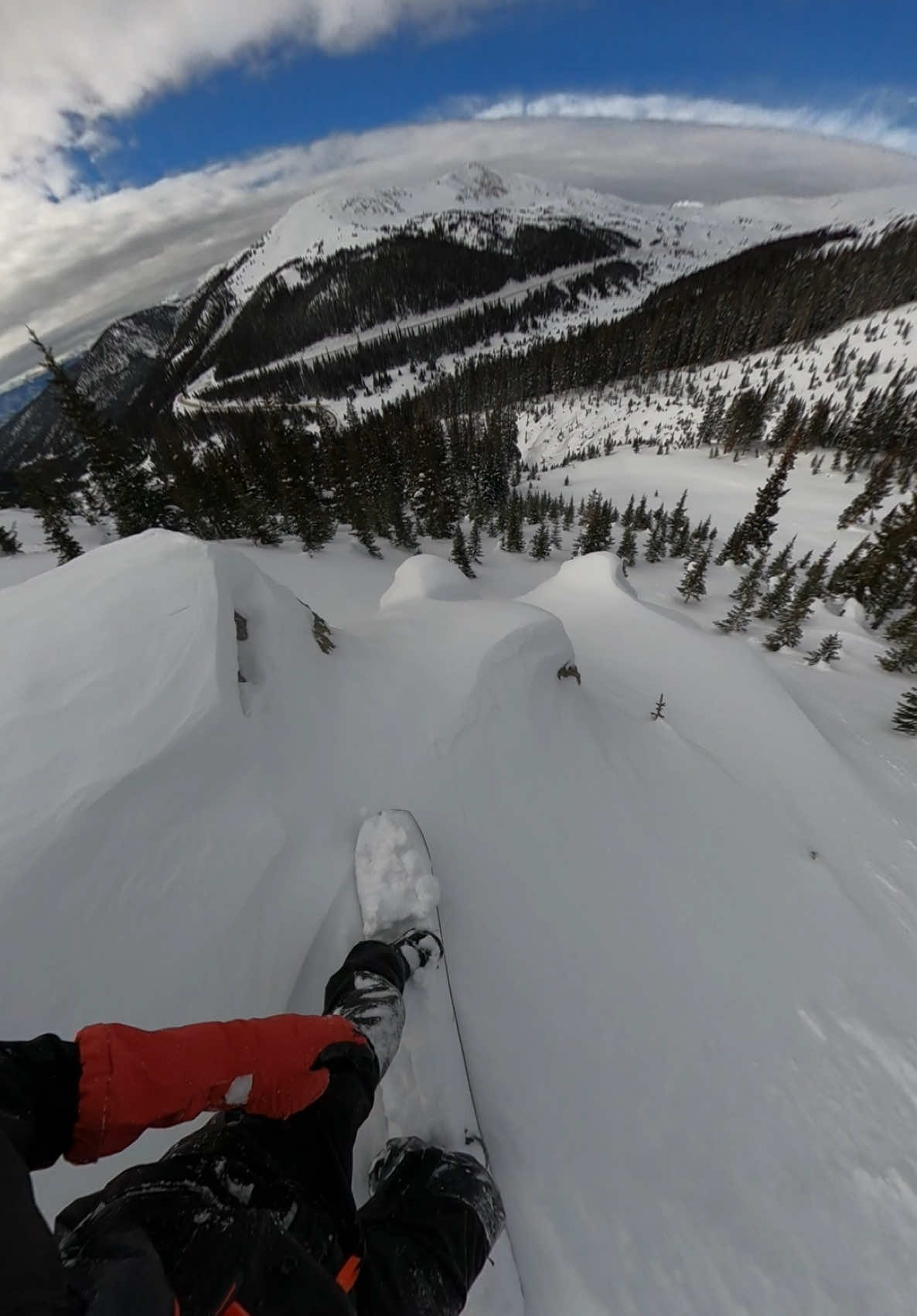 Snagged 🌲 #snowboarding #snowboardinglife #skiiing #skiinglife #skiseason #snowstorm #powder #co #colorado #gopro #backcountryskiing #backcountrysnowboarding #splitboarding 