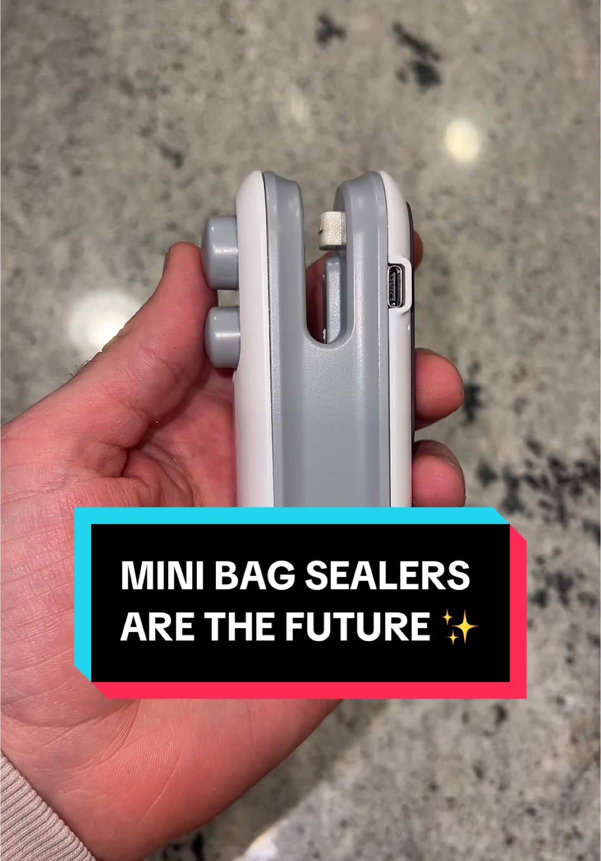 Idk about yall but im saying NO to chip clips in 2025 ❌ This mini bag sealer is a thing of the future! 😝 #minibagsealer #bagsealer #KitchenHacks #kitchengadgets #tiktokshopfinds #flashsale 