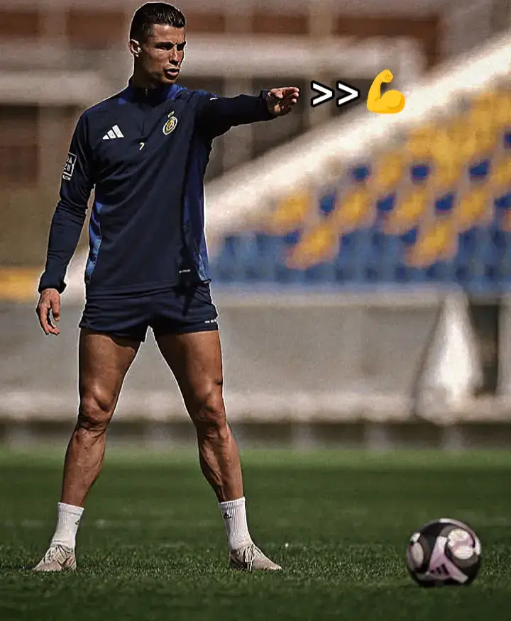 O proximo jogo dele sera na sexta-feira . #cristianoronaldo #ronaldo #goat #legend #alnassr #alnassrfc #training #today #saudiarabia🇸🇦 #football #fyp @نادي النصر السعودي