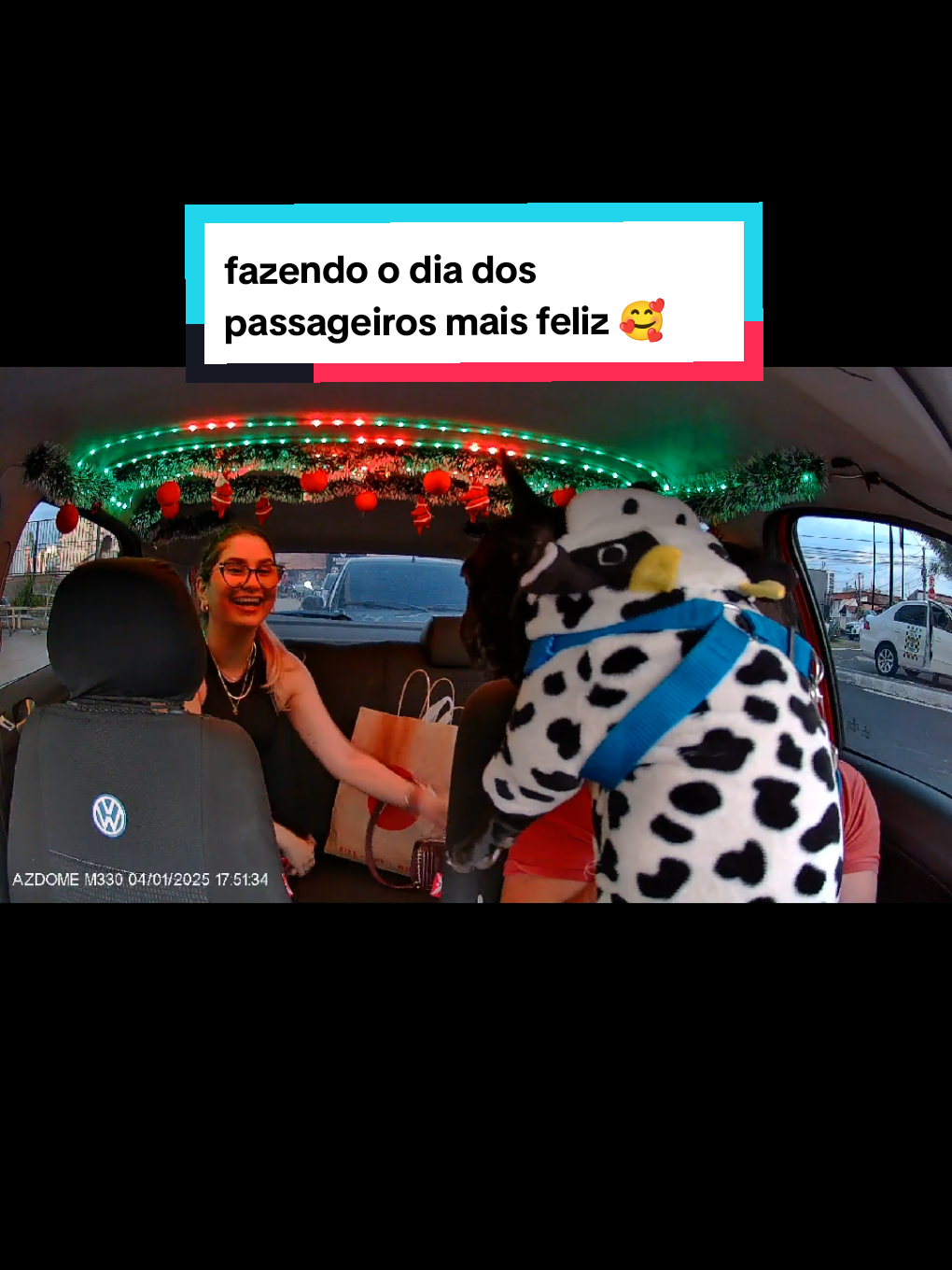 Ver o sorriso no rosto dos passageiros e saber que é por causa do Bruce é muito gratificante  #Viralfofura #tik_tok #fy #foryou #fyp #foryouoage #fypageシ #foryoupage❤️❤️ #explore #pravoce #funny #brucewayne #surpresa #loveyou #like #viral #video #viral_video #meme #viralvideos #viralditiktok #tiktokviral 