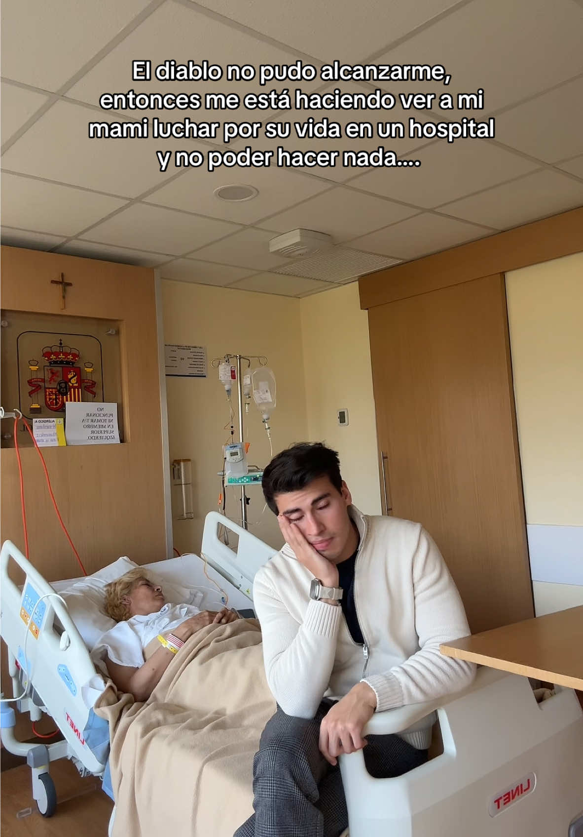 💔 Por favor oren por mi mami, la tuve que traer a urgencias esta internada en el hospital por control de dolor (tiene cancer) y bueno….les estaremos informando 