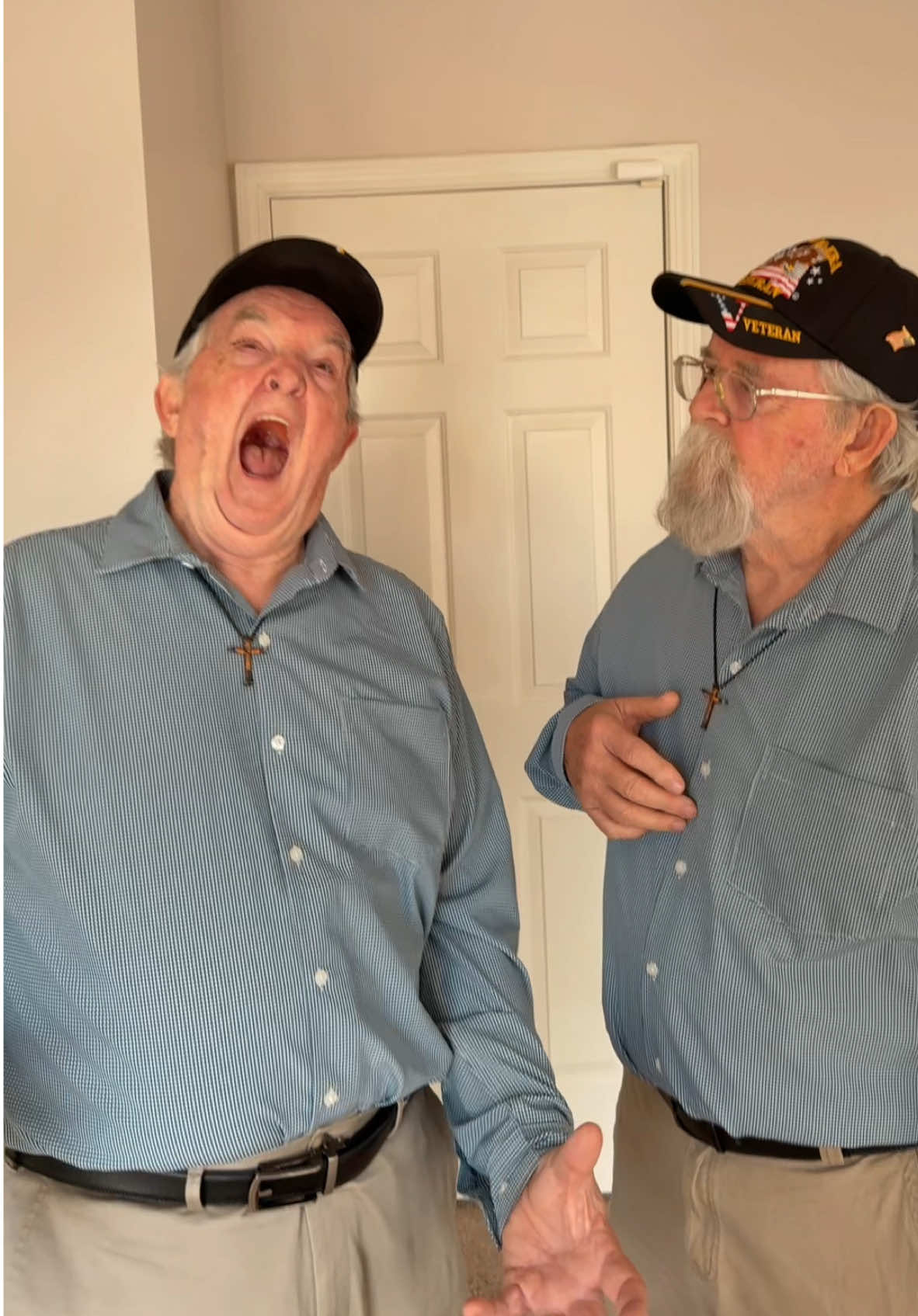 You make the face I make the sound 🤪😂 #hanelinetwins #trends #twins #twinsoftiktok #veteransoftiktok #fypシ 