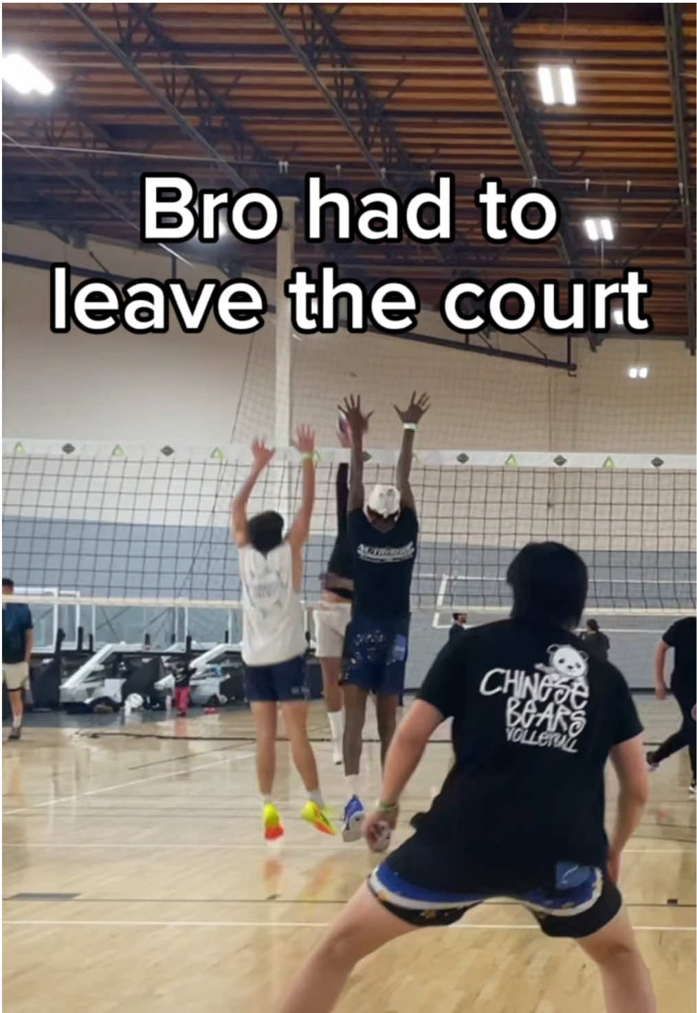 Not fair #volleyball #volleyballplayer #comedy #funnyvideos #haikyuu #block #middle 