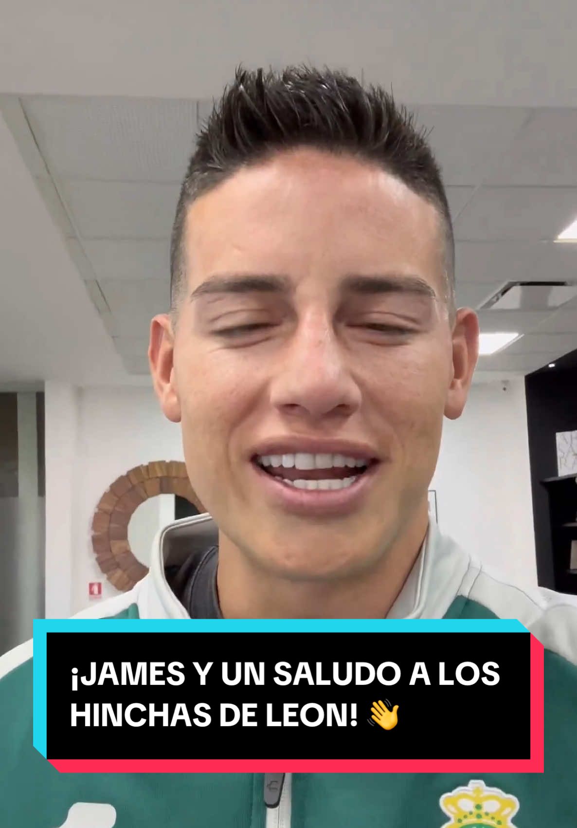 “NOS VEMOS PRONTO” 😄 James Rodríguez les mandó un saludo a los hinchas de León 👋⚽️ 📹 @Club León OF  #TikTokDeportes #Futbol #Colombia 