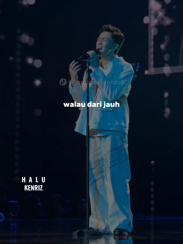 lirik yang kamu nyanyikan itu adalah gambaran dirimu ken, “senyumanmu, yang indah bagaikan candu. ingin terus kulihat walau dari jauh.” .. 🥺 || Halu - @KENRIZ  #kenrizidol #kenriz #kenkorizqullah 