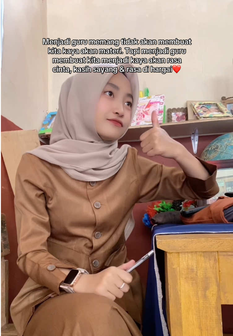 tapi kenapa yah jadi guru sering di sangka banyak duit nya😭🙂‍↔️🫨🤣 #fyp #fypシ #masukberanda #fyppppppppppppppppppppppp #fypdongggggggg #gurutiktok #gurumuda #pgsd #gurusd #honorer 