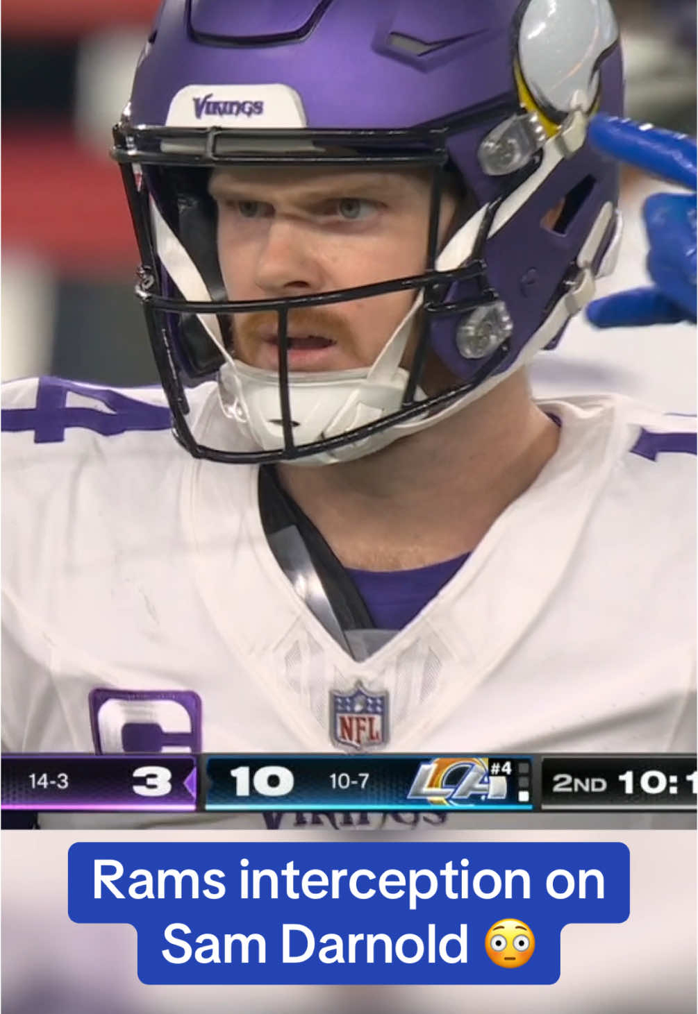 Kevin O’Connell and Sam Darnold’s reaction to the interception 😮 #nfl #football #vikings #NFLPlayoffs 