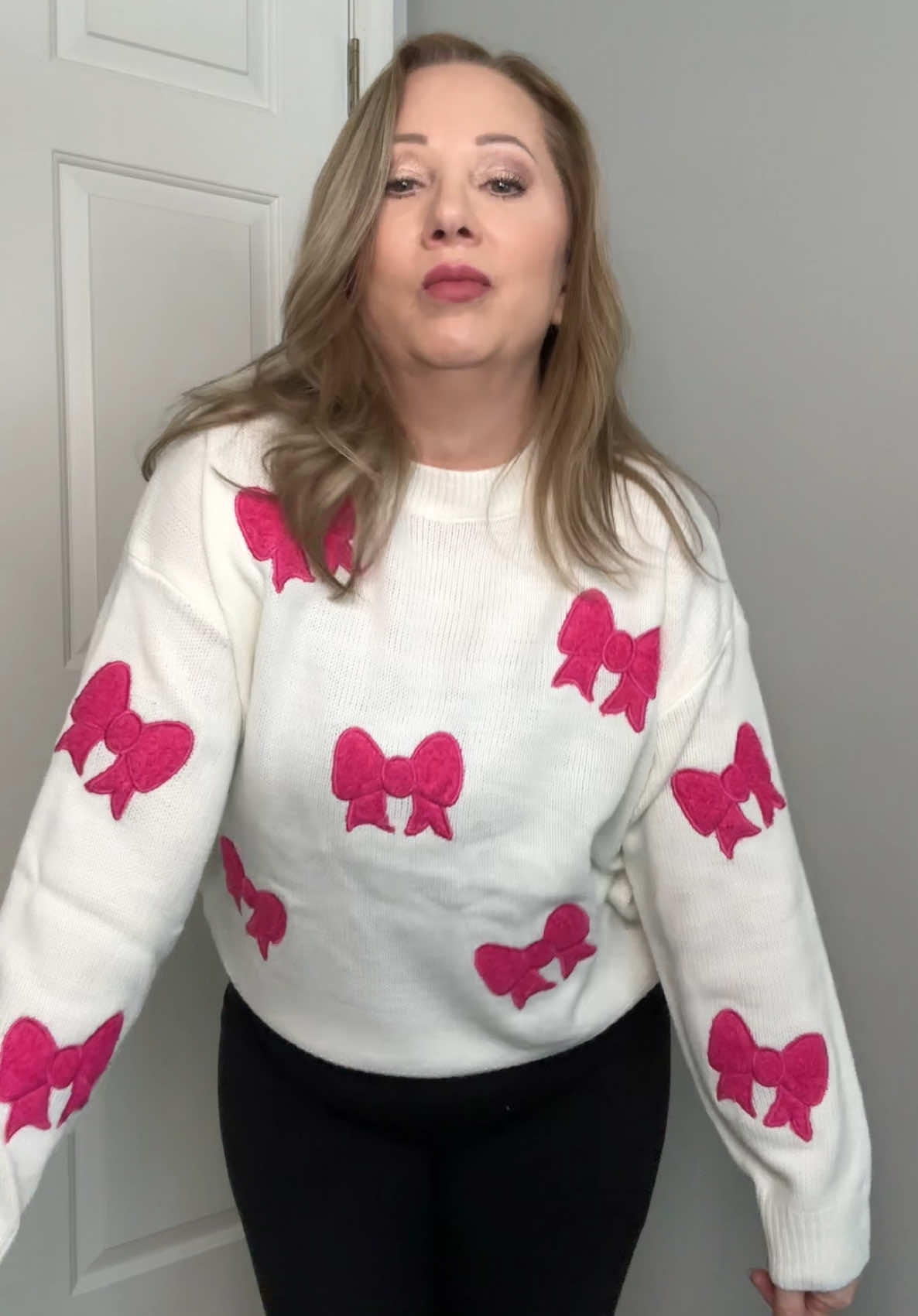 Another adorable bow sweater! Had to have it! #ValentinesDay #bowsweater #valentinessweater #sweater #valentinesfashion 