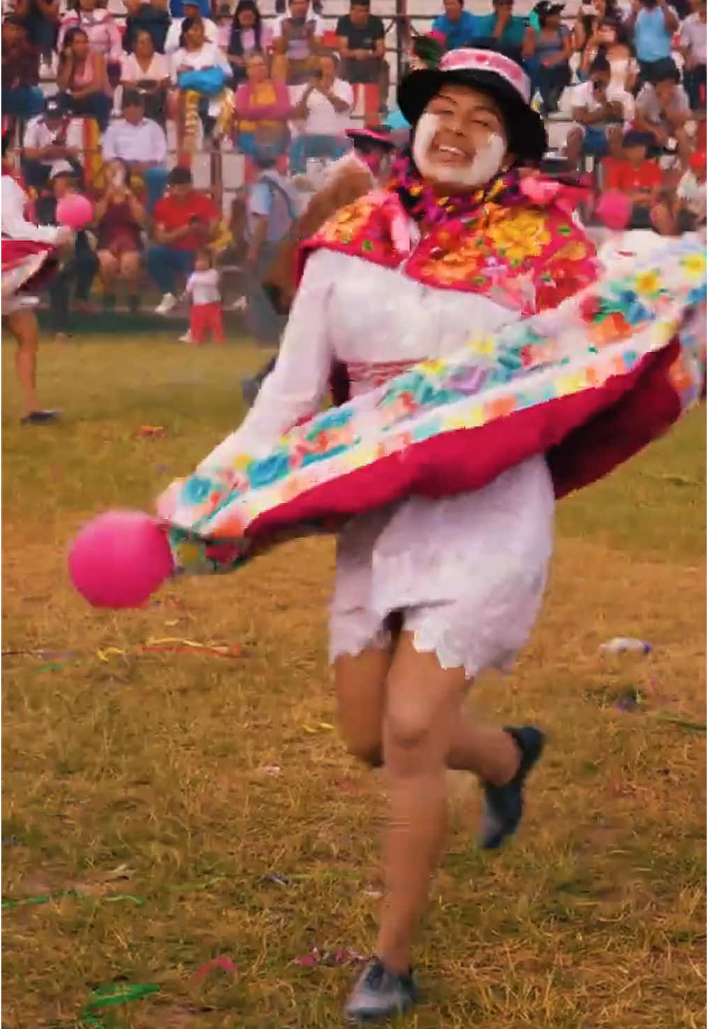 Cuántos están listos para el Qori Carnaval 2025? 🎉 🎶 ¡El gran concurso de comparsas carnavalescas regresa con todo su esplendor! 🏆 Premio: 15 MIL SOLES para la mejor comparsa. 📅 Domingo 09 de febrero 📍 Complejo Angaraes – desde las 10:00 a.m. 🎉 No te pierdas: ✅ Yunzas millonarias 🌳💰 ✅ Feria gastronómica 🥘 ✅ Estacionamiento seguro 🚗 ✅ Seguridad, confianza y una trayectoria que lo respalda. 🌈 Vive la magia del carnaval con tradición, música y cultura en un solo lugar. 🔔 ¡Corre la voz! Nos vemos en el QORI CARNAVAL 2025. 🎊  #carnaval #qoricarnaval2025 #qoricarnavaldemagda #cultura #tradición #comparsas #concursodecomparsas 