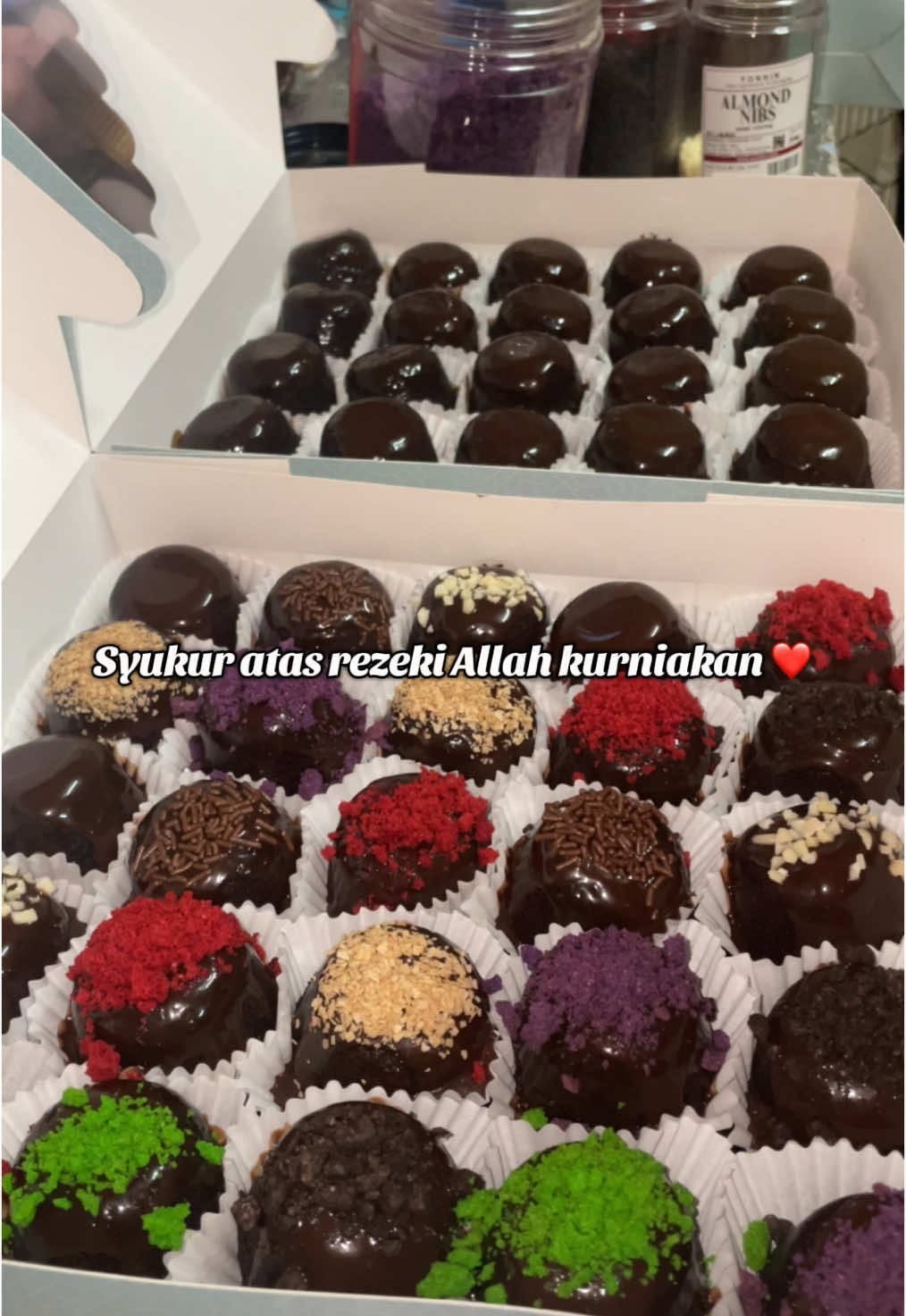 Mini moist awal tahun ni byk dapat sambutan, syukur Allah 🤲🏻 #alorsetar #jitra #foryourpages #dessert #kenduri #sedap #kekcoklatmoist #foodtiktok #doorgift 