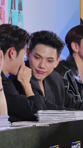 เขินสายตาต้าห์อู๋ที่มองออฟโรด แล้วยังมาเขินแหวนคู่อีกก💍🤭✨️ #DaouOffroad #ต้าห์อู๋ออฟโรด #ต้าห์อู๋ #ออฟโรด #offroadKTP #oueiija #one31Calendar2025xOPEN 
