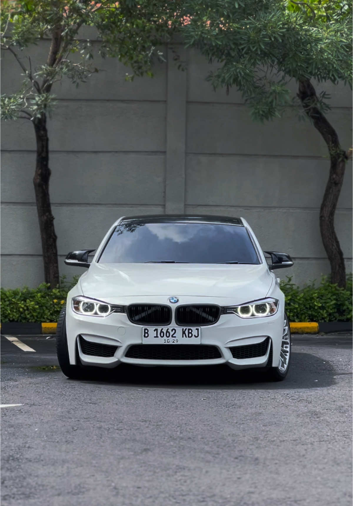 For Sale‼️ Bmw F30 320i Sportline 2014 Pajak On 10-2025 Mods :  Exterior: - Bodykit M3  (15jt) - ⁠Lampu Belakang Lci Clear (10jt) - ⁠Lips Black Glossy (3jt) - ⁠Grill Double Slat Carbon Kevlar (3jt) - ⁠Cover Spion (1jt) - ⁠Ducktail M performance Carbon (3jt) Interior:  • Sound Bang & Ofulsen (5jt)  • Plafon Alcantara suede (5jt)  • Steer F30 Lci (12jt)   • Paddle Shift savanini (2jt)  • Unlock Hidden Features (3jt) Engine: Full Standard  • Fullsystem Knalpot Valvethronic by Techpro   Wheels:  • Ban Accelera R19 Tebel baru Ban Depan R19 Accelera  • Velg Oem BMW  • Per Eibach  Part Ori Semua ada Bisa Cash/Credit✅ Price :  Cash : 365 nego  Credit : 350 nett Lebih Lanjut Hubungi : 081246795288 (Bagus) #mobil #mobilbali #jual #beli #jualbelimobil #jualbelimonilsecond #bmw #toyota #indonesia #denpasar #mobilkeren #terbaru #2024 #terbaru2024 #mobilbekas #mobilbaru #mobilputih #jakartakeras #jakarta #jualbelimobilseken #mobilsultan #menyalaabangkuh🔥🔥🔥🔥🔥 #ilmupadi #ilmuagama #goodcars #denpasarbali #porsche #lambhorigini #toyota #suzuki #daihatsu 