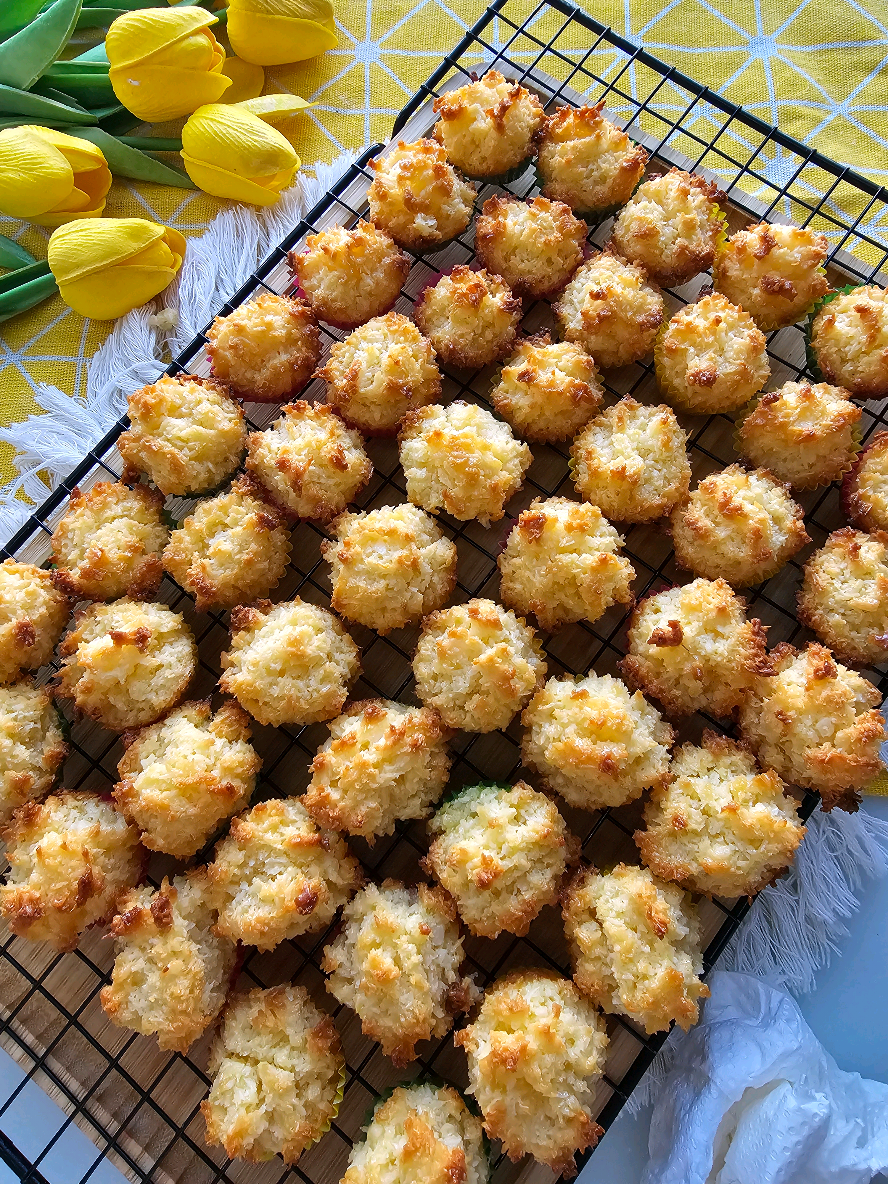 ✅️The Best Coconut Macaroons no Flour added.  📌Ingredients  3 whole egg (medium) 1/3 cup sugar (80g) 50 g butter 1 can condensed Milk (380g) 1 tsp Vanilla  4 cups Desiccated coconut (400g) 📌Baking time  Preheat oven, Bake at 180C for 10 to 20 minutes  🔴BAKING TIME MAY DEPEND ON THE TYPE OF OVEN YOU USED 🔴  📌Yield  58 pcs  📌cupcake liner size  5.5cm  LIVE, LOVE, BAKE ❤️  #coconutmacaroons #Liely #baking #pangnegosyoidea #tiktok 