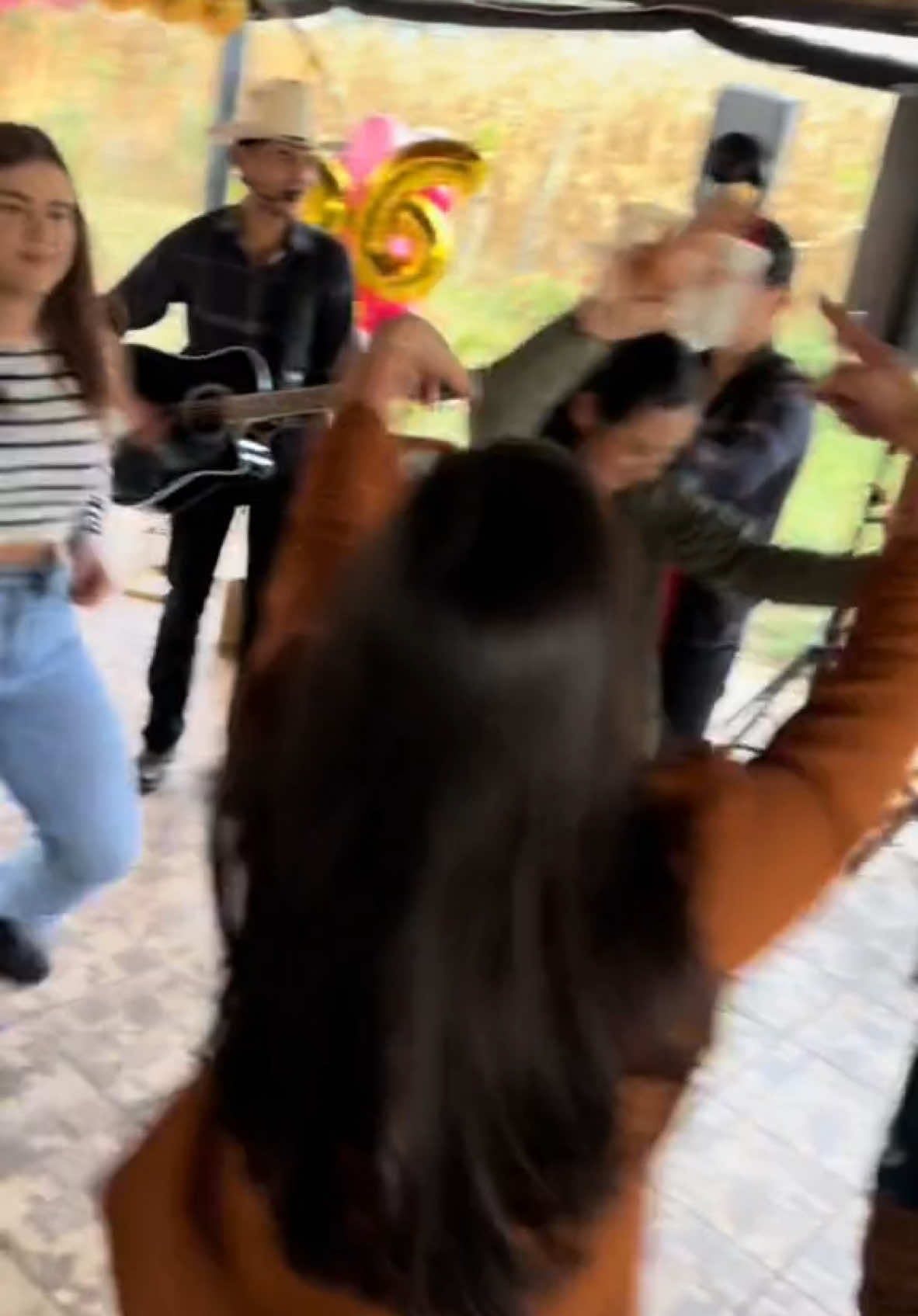 La Chona #bailando #felices #parati #fyp 