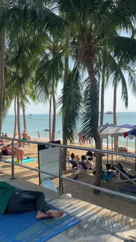 บรรยากาศจอมเทียนคือดีมาก #พัทยา #หาดจอมเทียนพัทยา🏖️🌊💙 #สายฝอ #ฝรั่งหล่อ #ฝรั่งหล่อดีต่อใจ #แฟนฝรั่ง