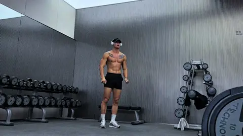 Upper limb chest and abdominal training rest 60 seconds between groups, control the movement and stabilize the body #slimbelly #slimbell #fatloss #健身 #胸肌 #腹肌 