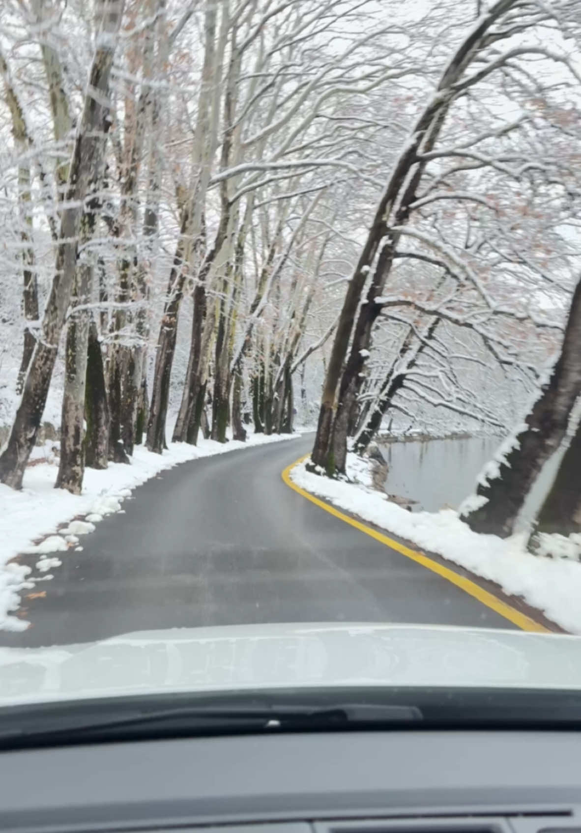 Greece 🇬🇷 #wintervibes #fyp #snow #lake #drive #greece 