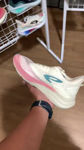 Ready sepatu running 910 sakura 🔥 #910 #sakura #sepaturunning 